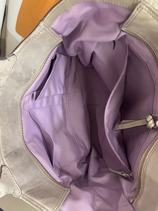 Coach Metallic Gold Leather Tote Bag | Large Shoulder Bag | Lilac Interior - Picture 9 of 15